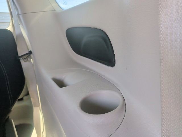 Used 2023 Chrysler Voyager LX image 18