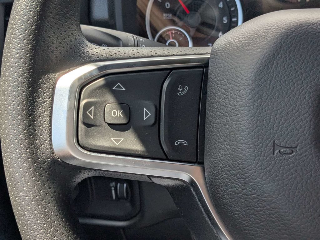 New 2026 RAM 1500 Express AWD/4WD image 23