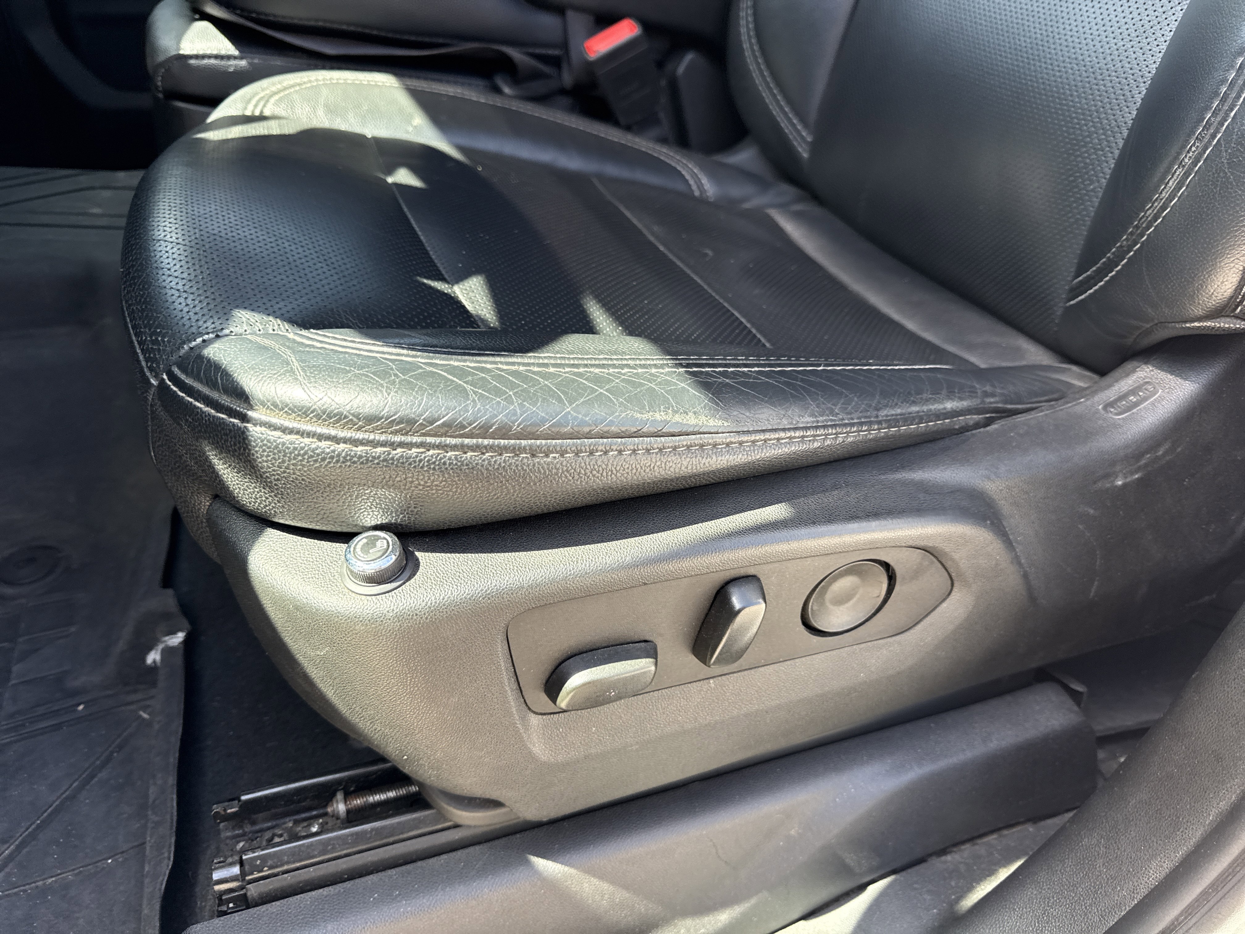 Used 2024 Chevrolet Silverado 2500 Custom w/ Custom Value Package image 29