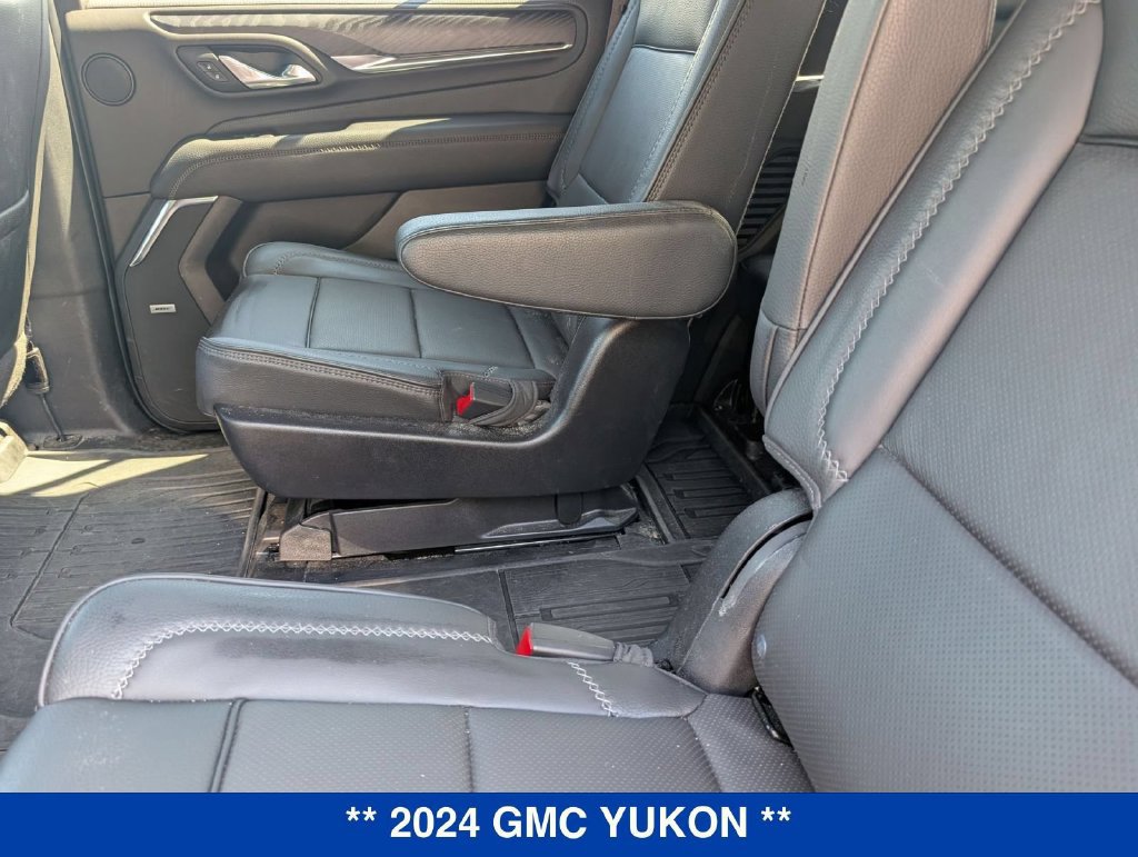 Used 2024 GMC Yukon Denali w/ Advanced Technology Package AWD/4WD image 24