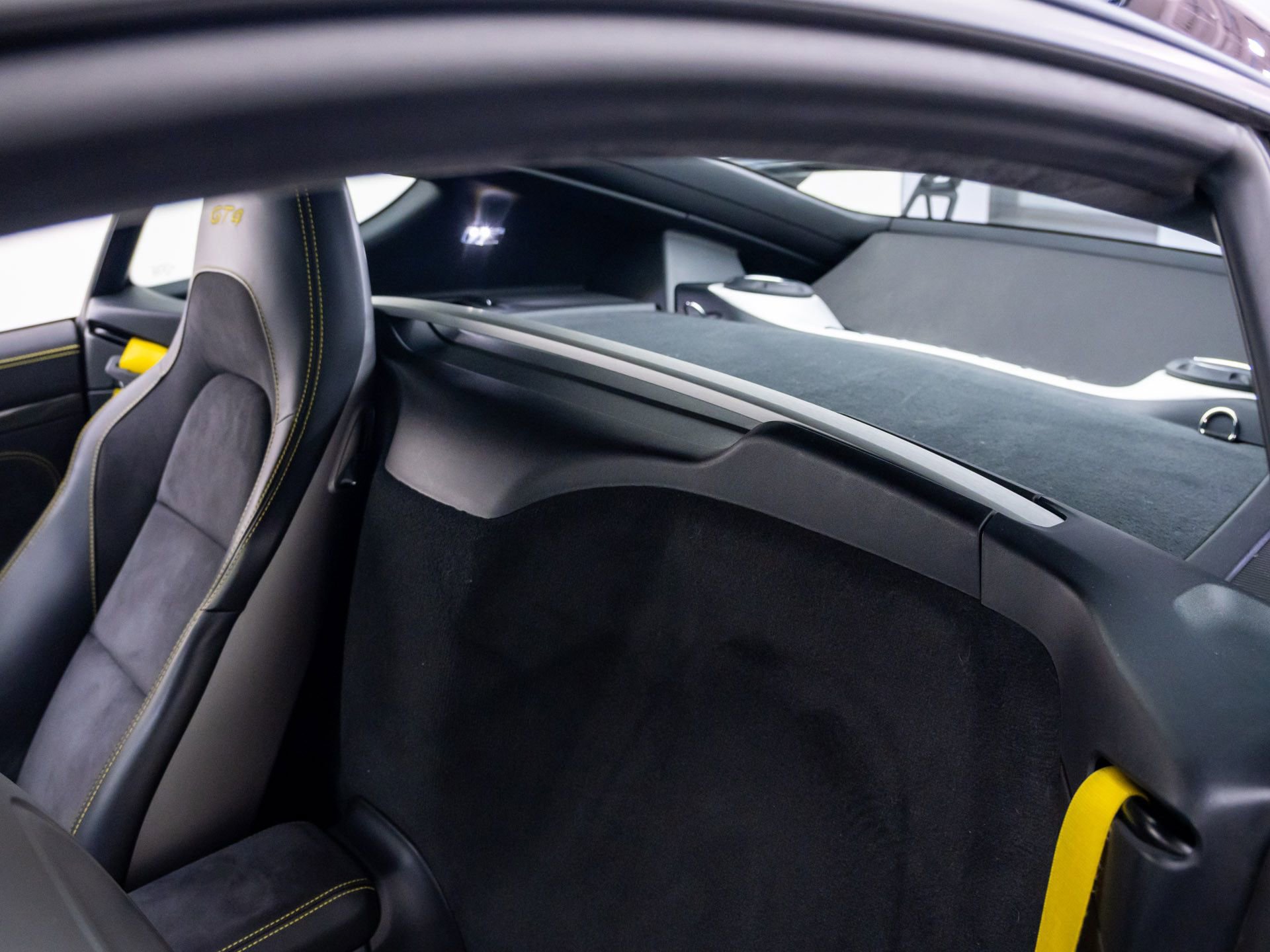 Used 2020 Porsche 718 Cayman GT4 image 21