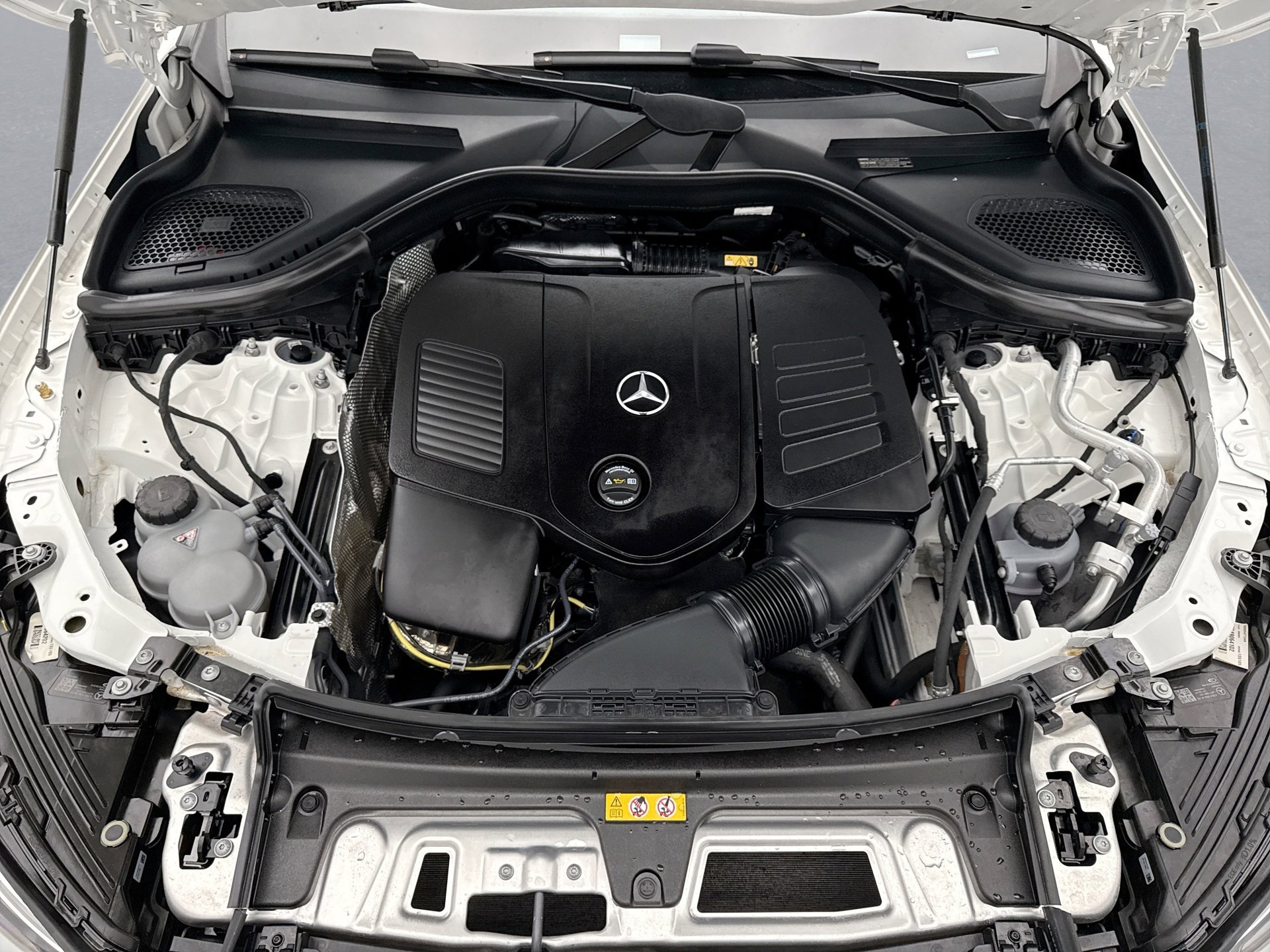 Used 2025 Mercedes-Benz GLC 300 4MATIC image 27