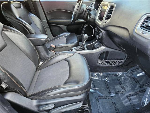 Used 2018 Jeep Compass Latitude w/ Popular Equipment Group FWD image 20