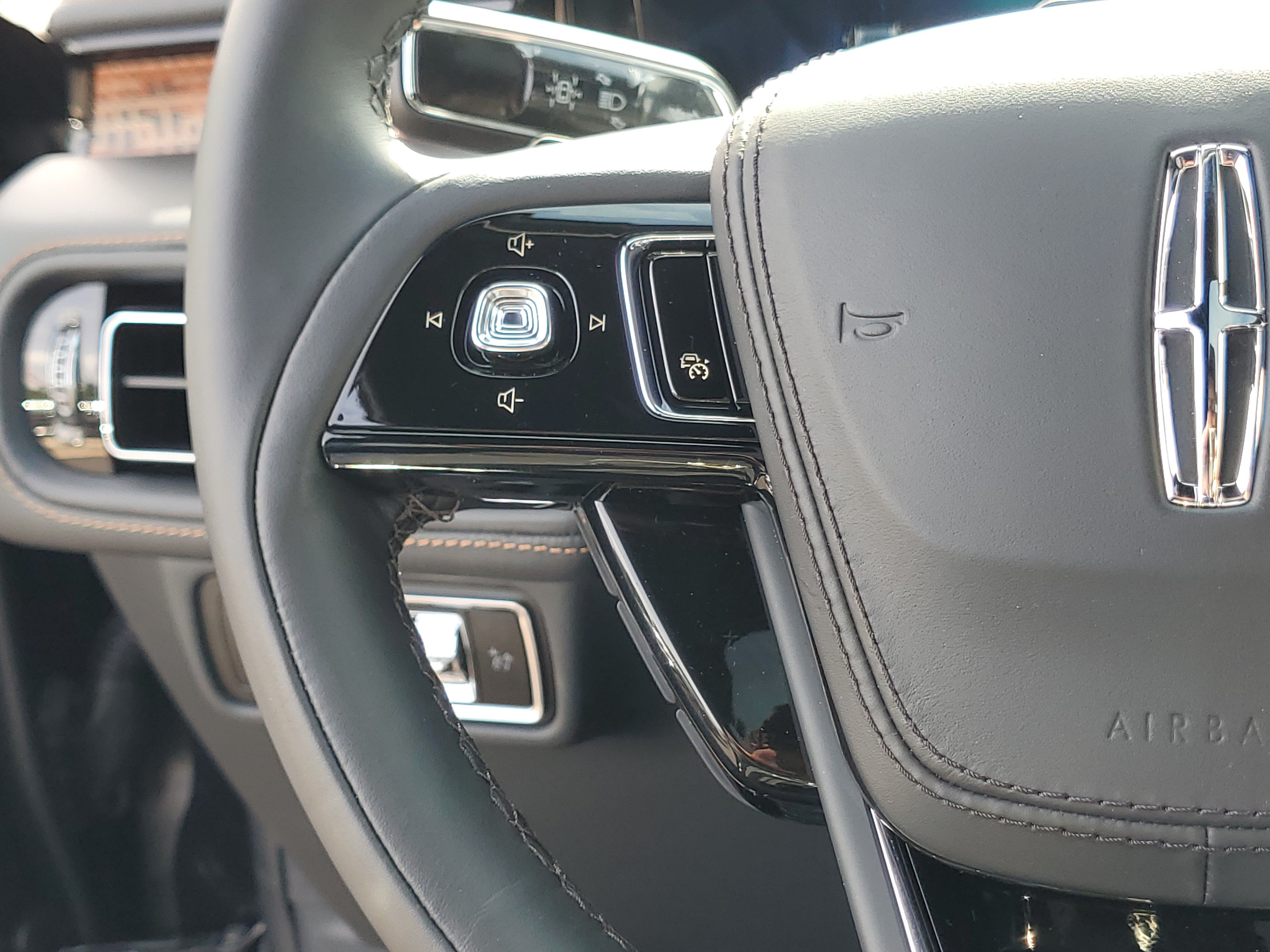 New 2027 Lincoln Aviator Black Label w/ Dynamic Handling Package AWD/4WD image 16