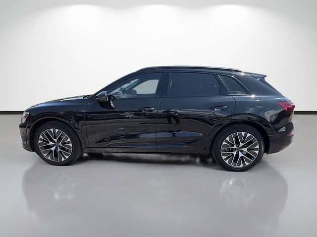 Used 2024 Audi Q8 e-tron Prestige w/ Prestige Package AWD/4WD image 6