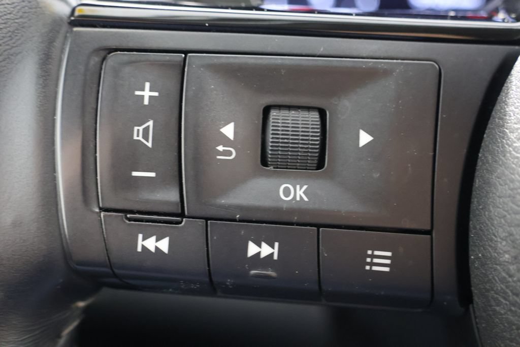 Used 2024 Nissan Pathfinder Platinum AWD/4WD image 11