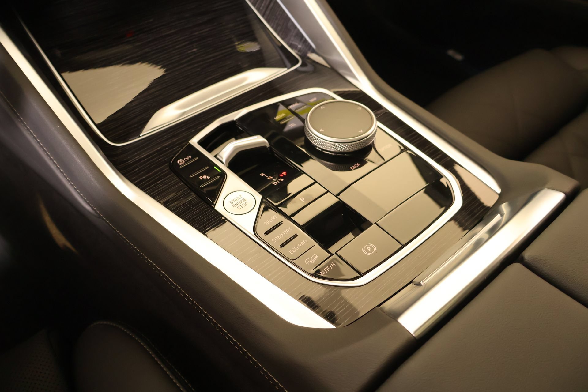 New 2027 BMW X6 xDrive40i AWD/4WD image 8