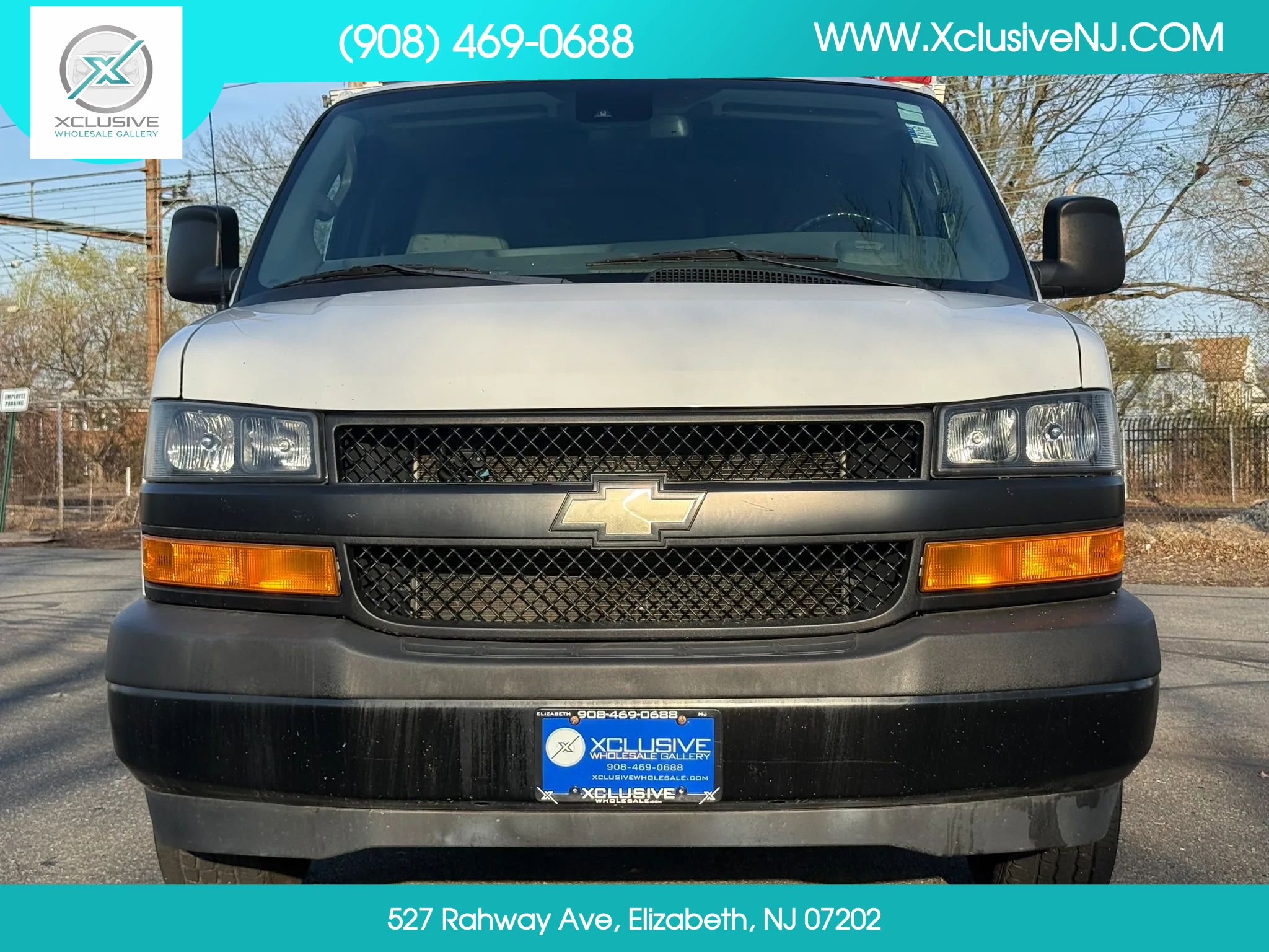 Used 2019 Chevrolet Express 2500 w/ Driver Convenience Package RWD image 6