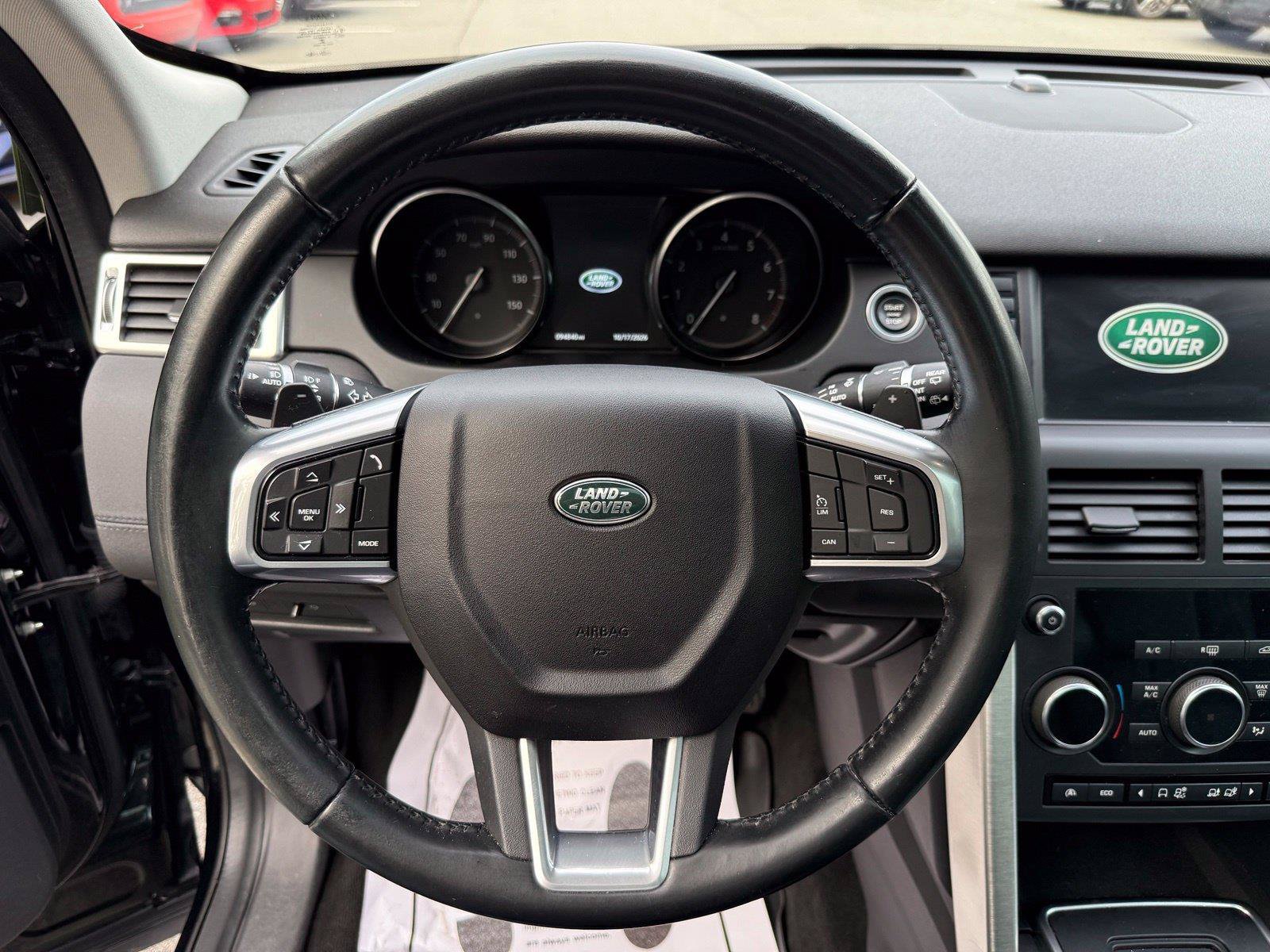 Used 2017 Land Rover Discovery Sport HSE AWD/4WD image 40