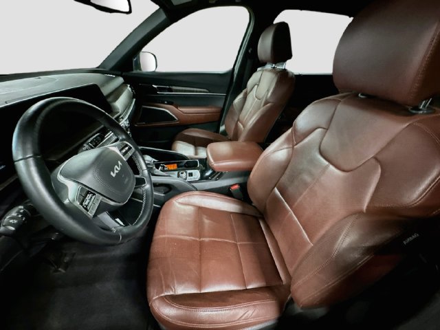 Certified 2024 Kia Telluride EX w/ EX Captain's Chair Package AWD/4WD image 22