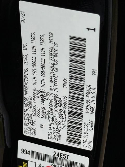 Used 2024 Toyota Tundra Capstone AWD/4WD image 33