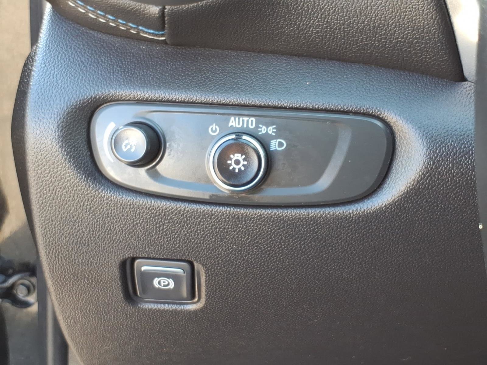 Certified 2023 Chevrolet Blazer RS w/ Driver Confidence II Package image 17