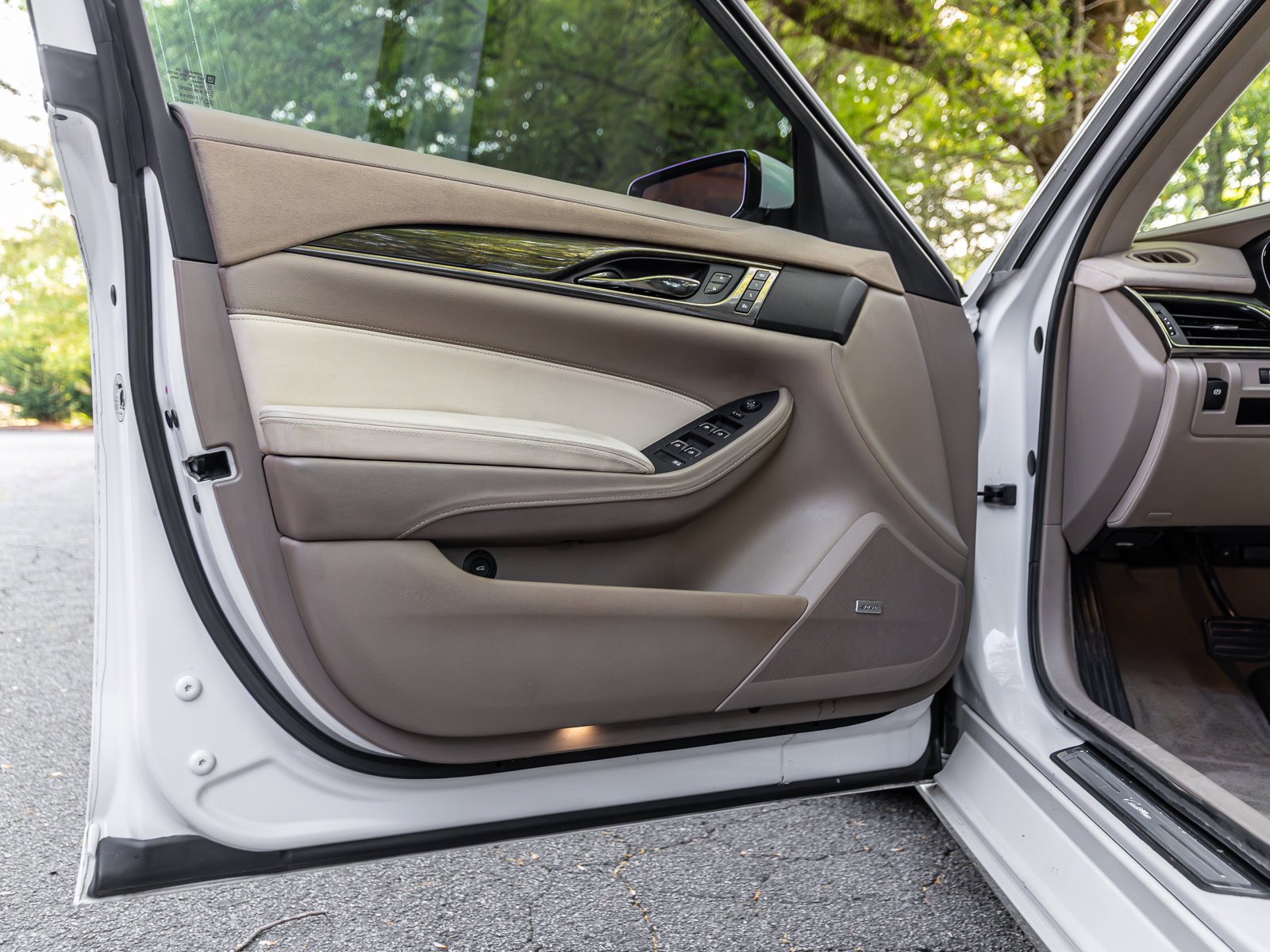 Used 2016 Cadillac CTS Luxury RWD image 29