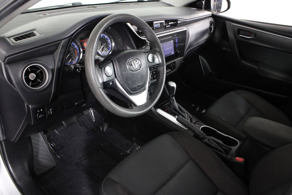 Used 2019 Toyota Corolla LE FWD image 19