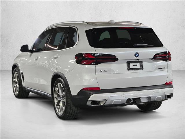 Used 2026 BMW X5 xDrive50e image 8