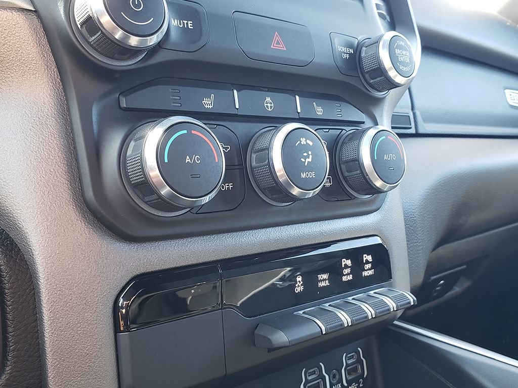Used 2022 RAM 1500 Big Horn AWD/4WD image 23
