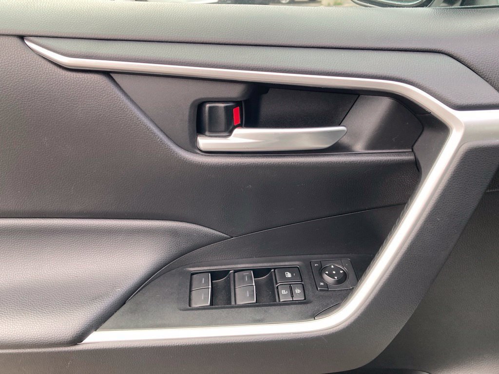 Certified 2025 Toyota RAV4 XLE AWD/4WD image 13