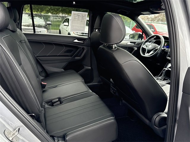 Used 2024 Volkswagen Tiguan SE R-Line image 33