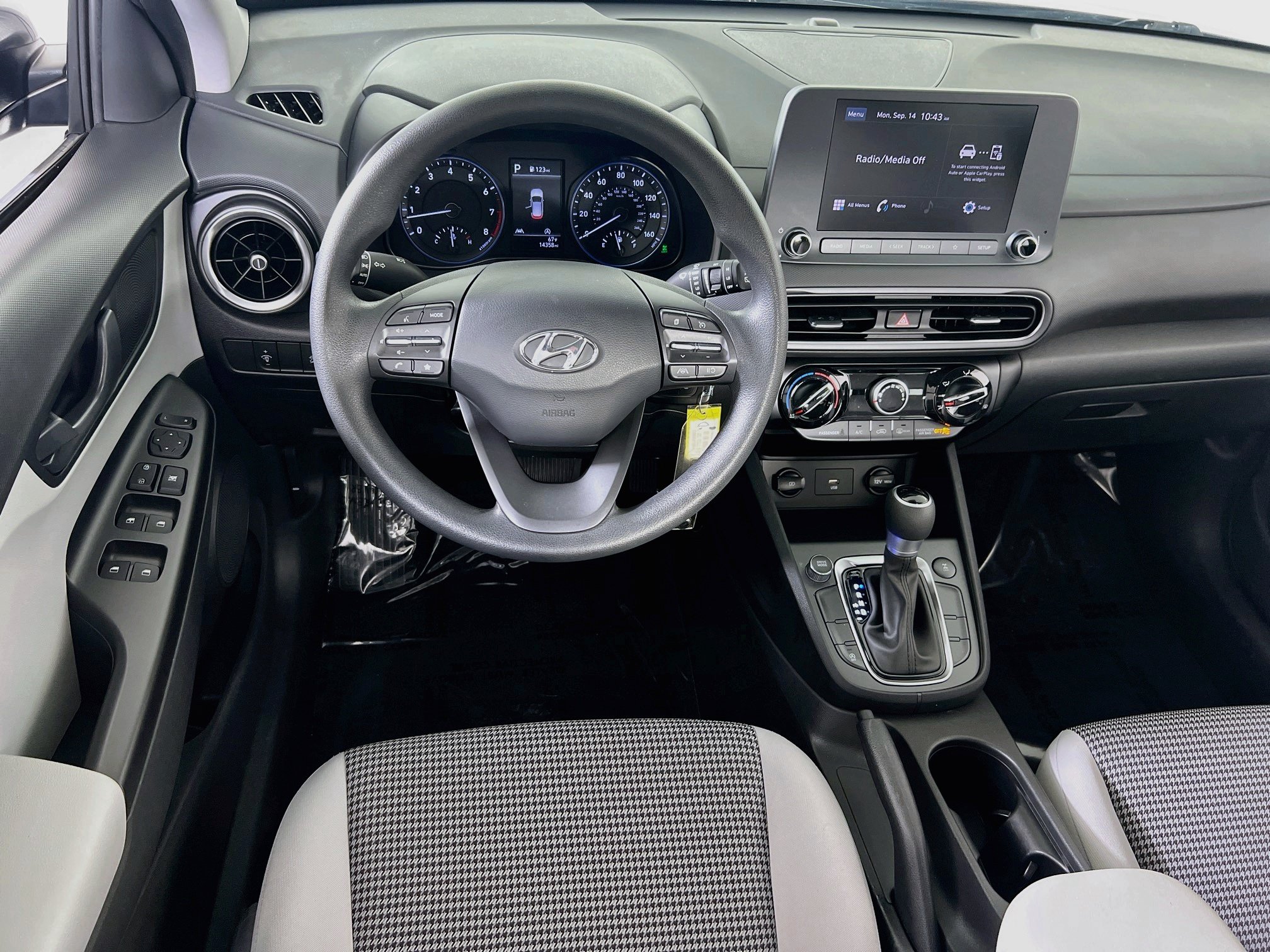 Used 2023 Hyundai Kona SE w/ Cargo Package AWD/4WD image 20