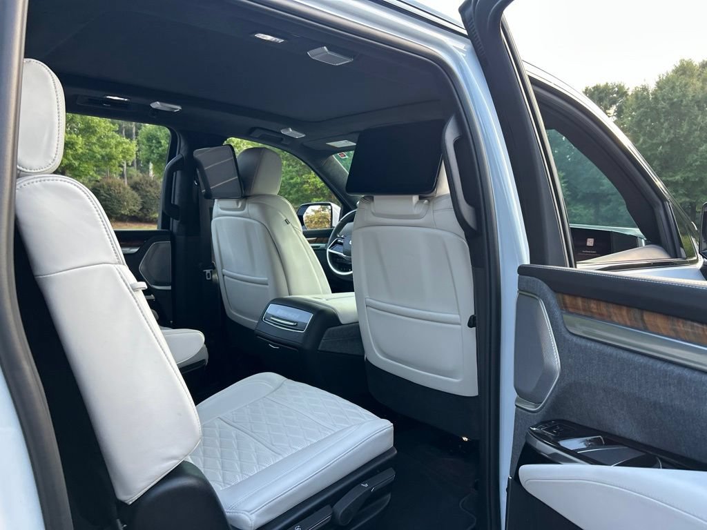 Used 2026 Cadillac Escalade ESV Platinum Sport AWD/4WD image 65