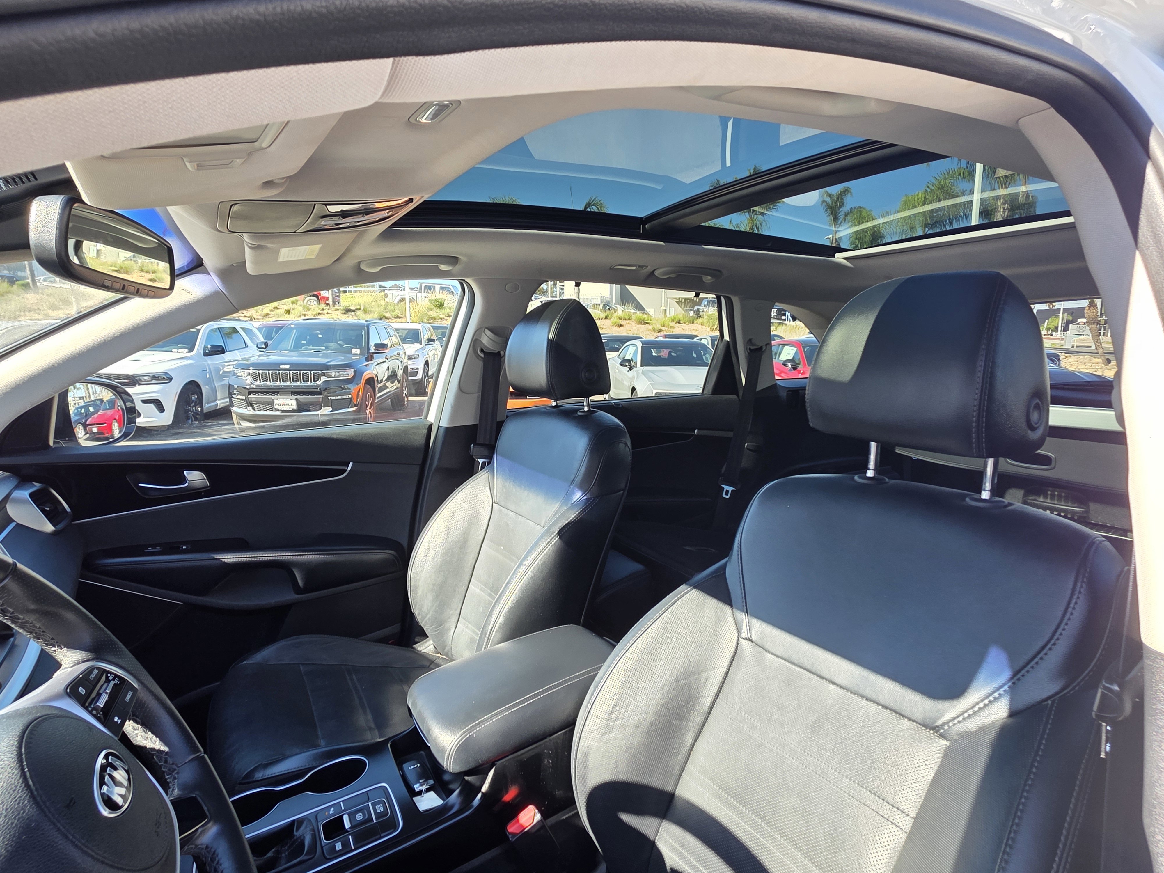 Used 2019 Kia Sorento SX image 17