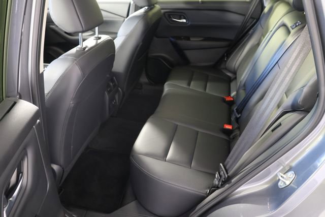 Used 2025 Nissan Rogue SL w/ SL Premium Package image 21