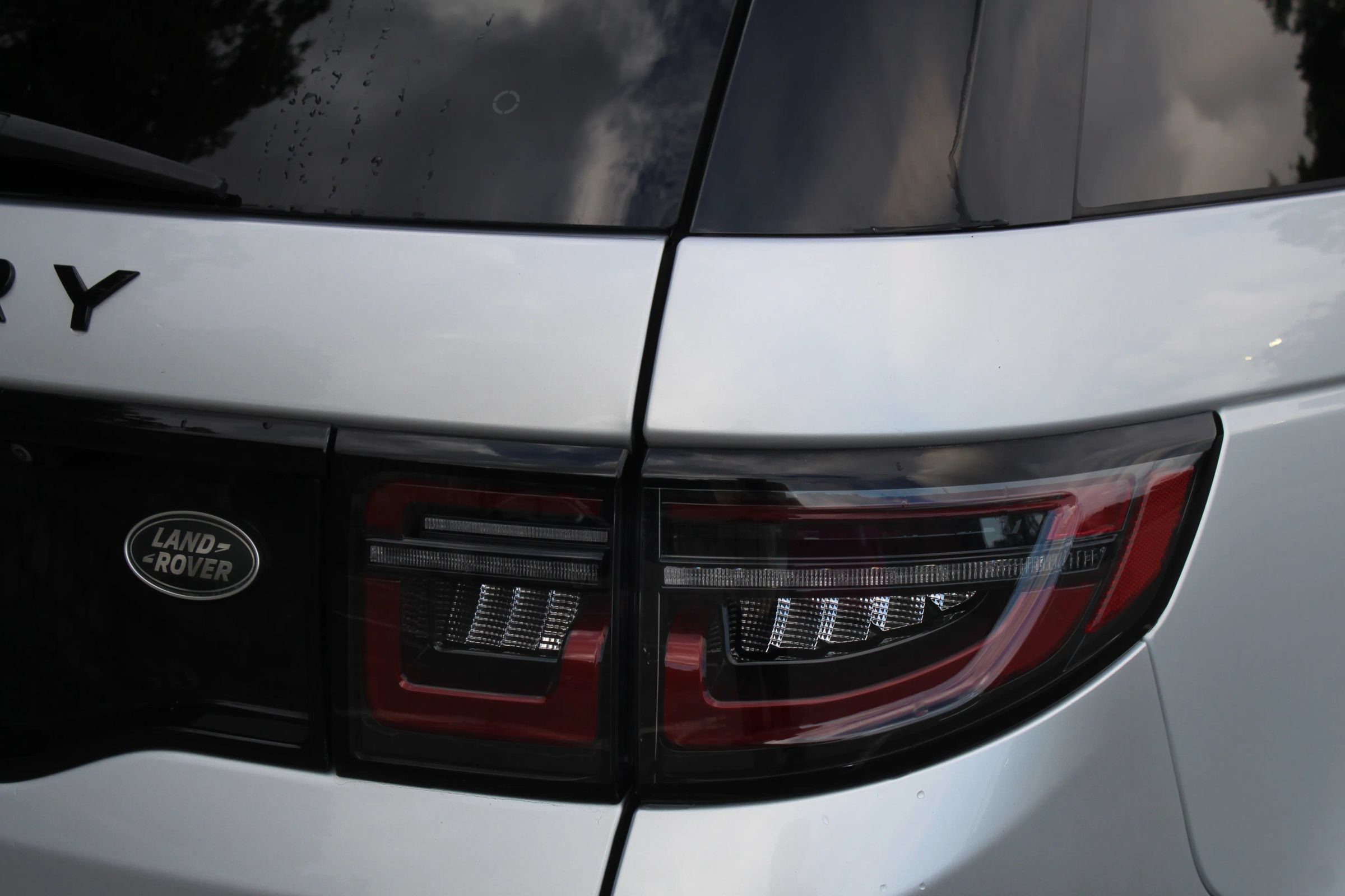 Used 2020 Land Rover Discovery Sport HSE R-Dynamic AWD/4WD image 38