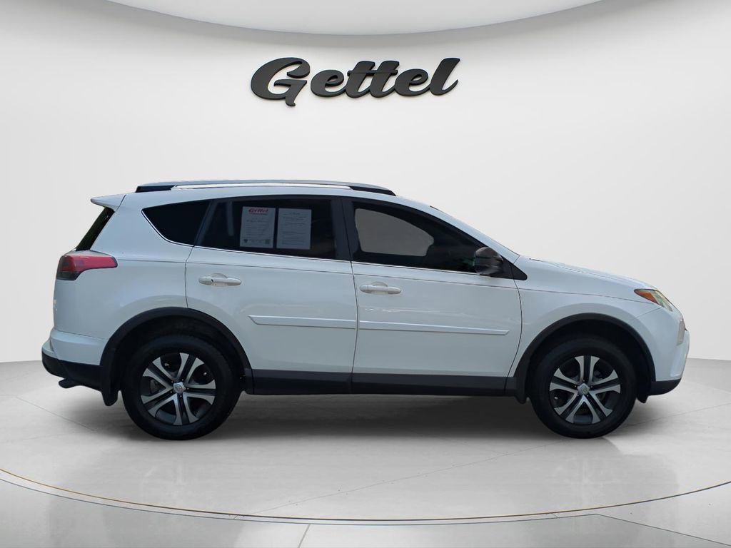 Used 2017 Toyota RAV4 LE image 11