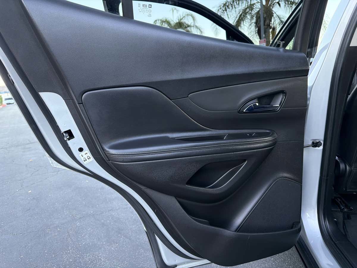 Used 2018 Buick Encore Preferred image 27