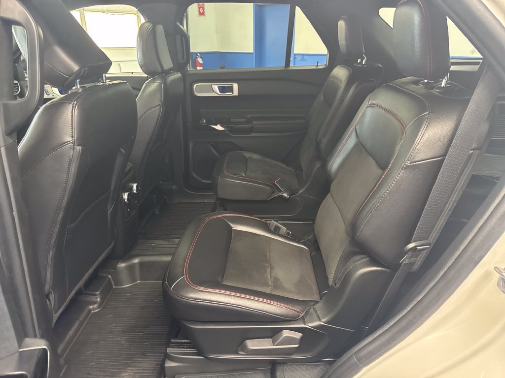 Used 2023 Ford Explorer ST-Line w/ Class IV Trailer Tow Package AWD/4WD image 28