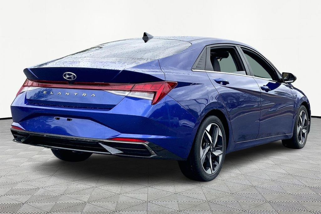Used 2021 Hyundai Elantra SEL w/ Convenience + Premium Package image 5