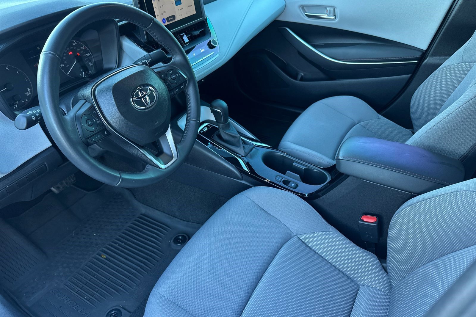 Used 2024 Toyota Corolla SE image 11