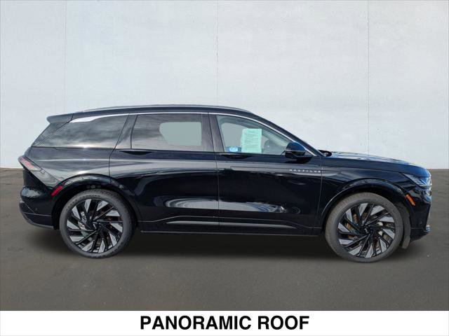 Used 2024 Lincoln Nautilus Black Label w/ Jet Appearance Package (87T) image 6