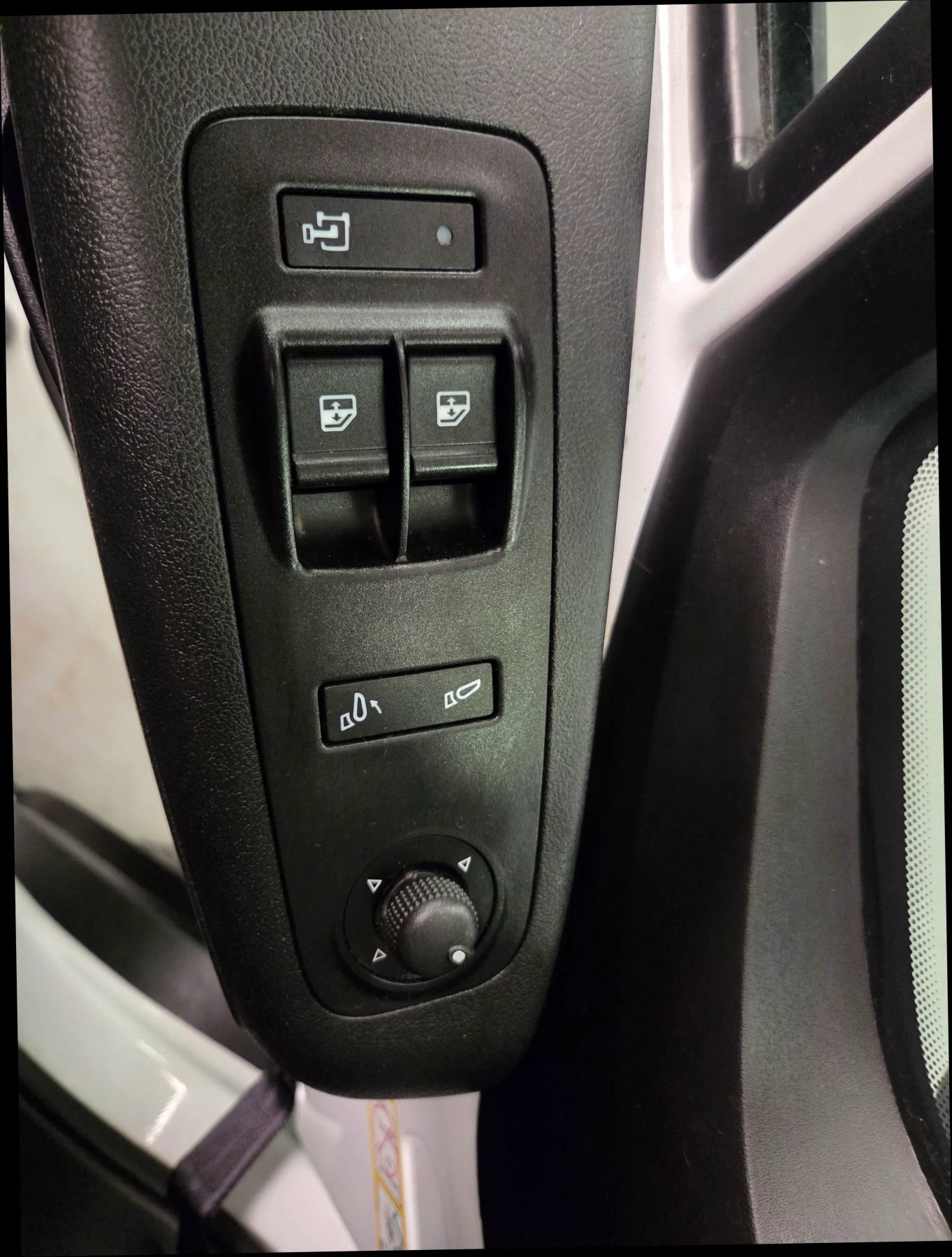 Used 2025 RAM ProMaster 2500 w/ Convenience Group FWD image 15
