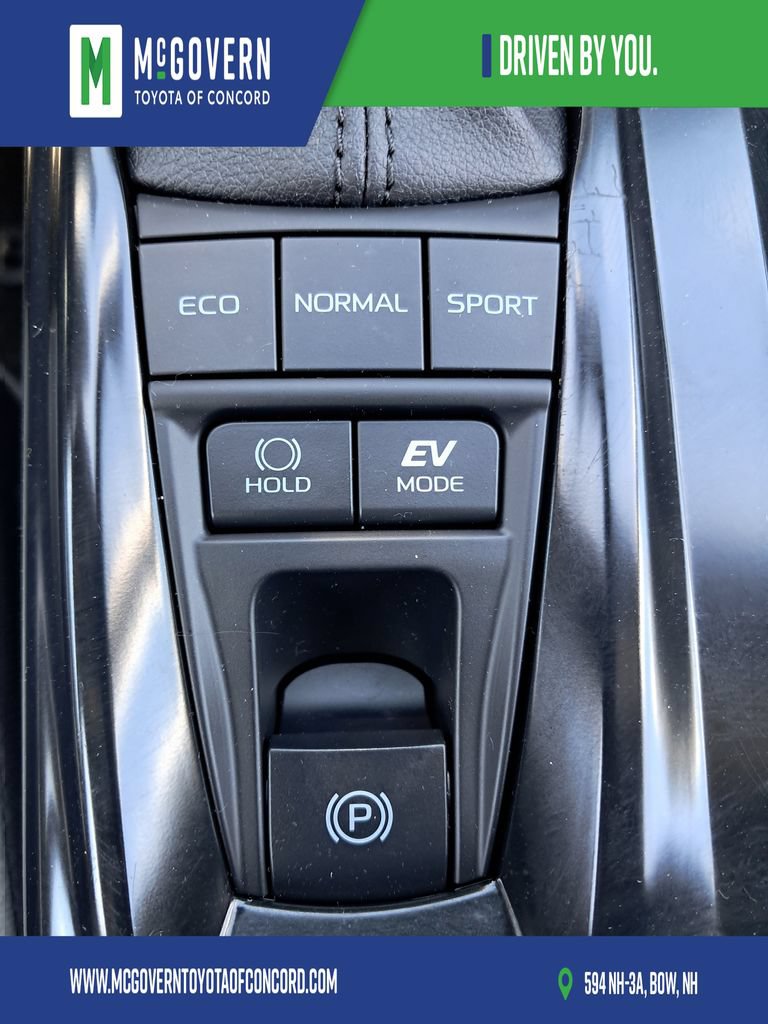 Used 2025 Toyota Camry SE w/ Convenience Package FWD image 26