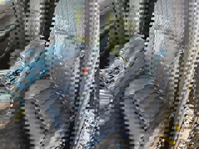 Used 2023 BMW X6 xDrive40i w/ Executive Package image 16