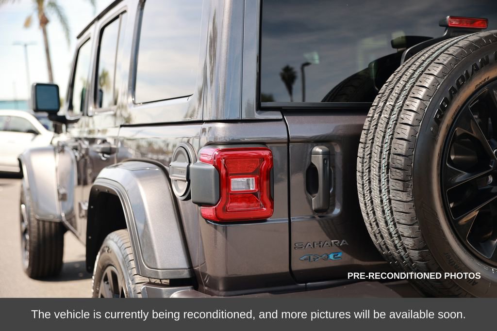 Used 2025 Jeep Wrangler Unlimited Sahara w/ Safety Group image 13