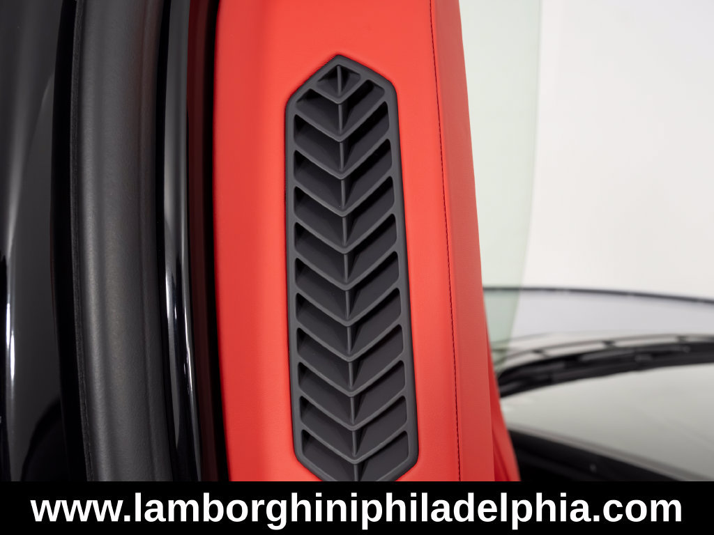 Used 2026 Lamborghini Revuelto AWD/4WD image 13