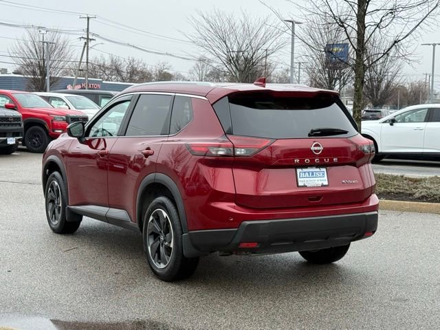 Used 2024 Nissan Rogue SV w/ SV Premium Package image 7