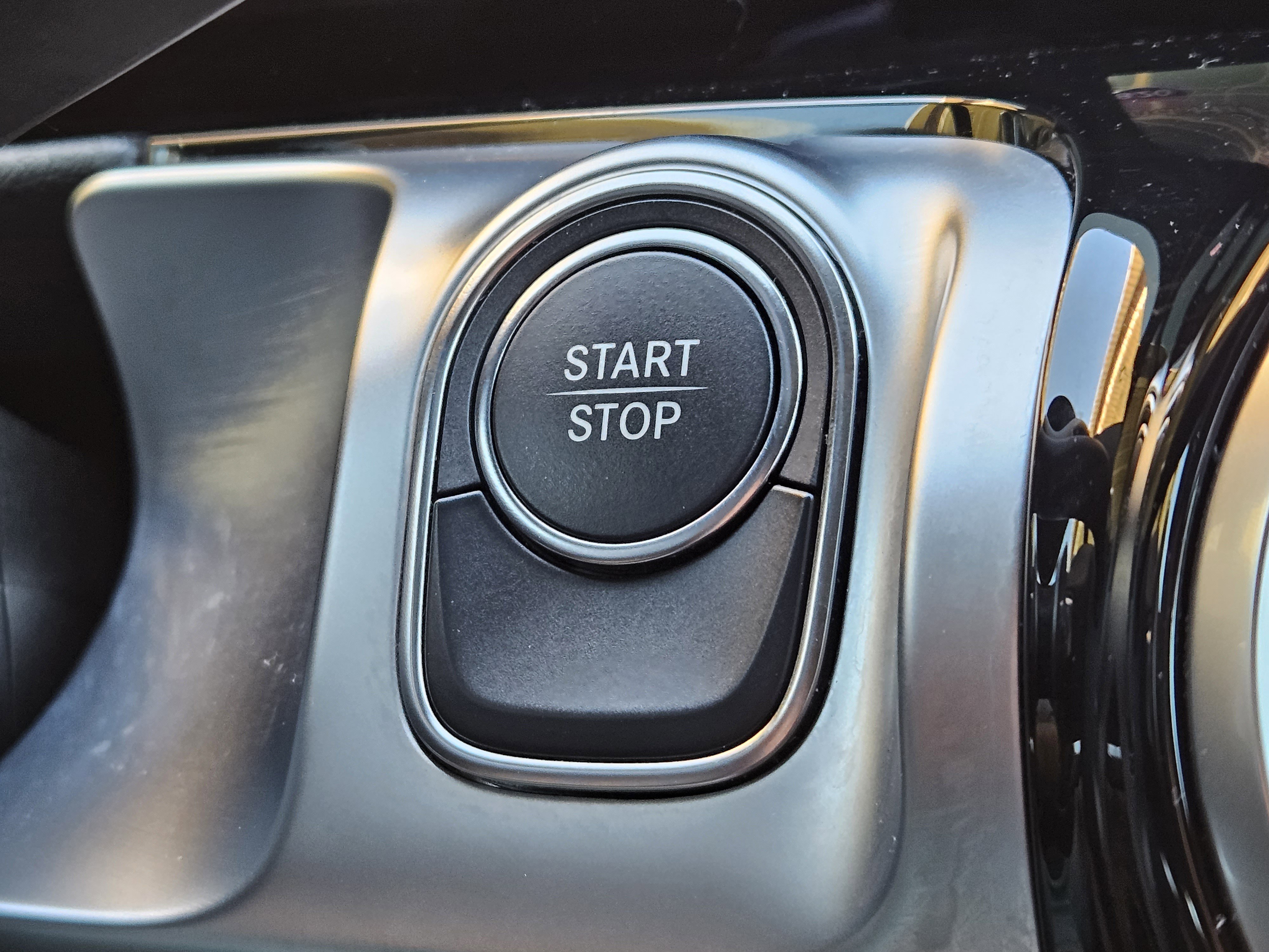 Used 2023 Mercedes-Benz EQB 300 4MATIC image 22