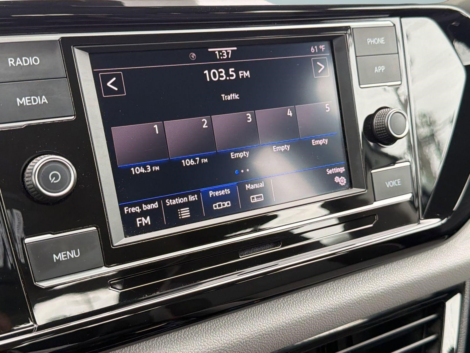 Certified 2024 Volkswagen Taos S FWD image 21