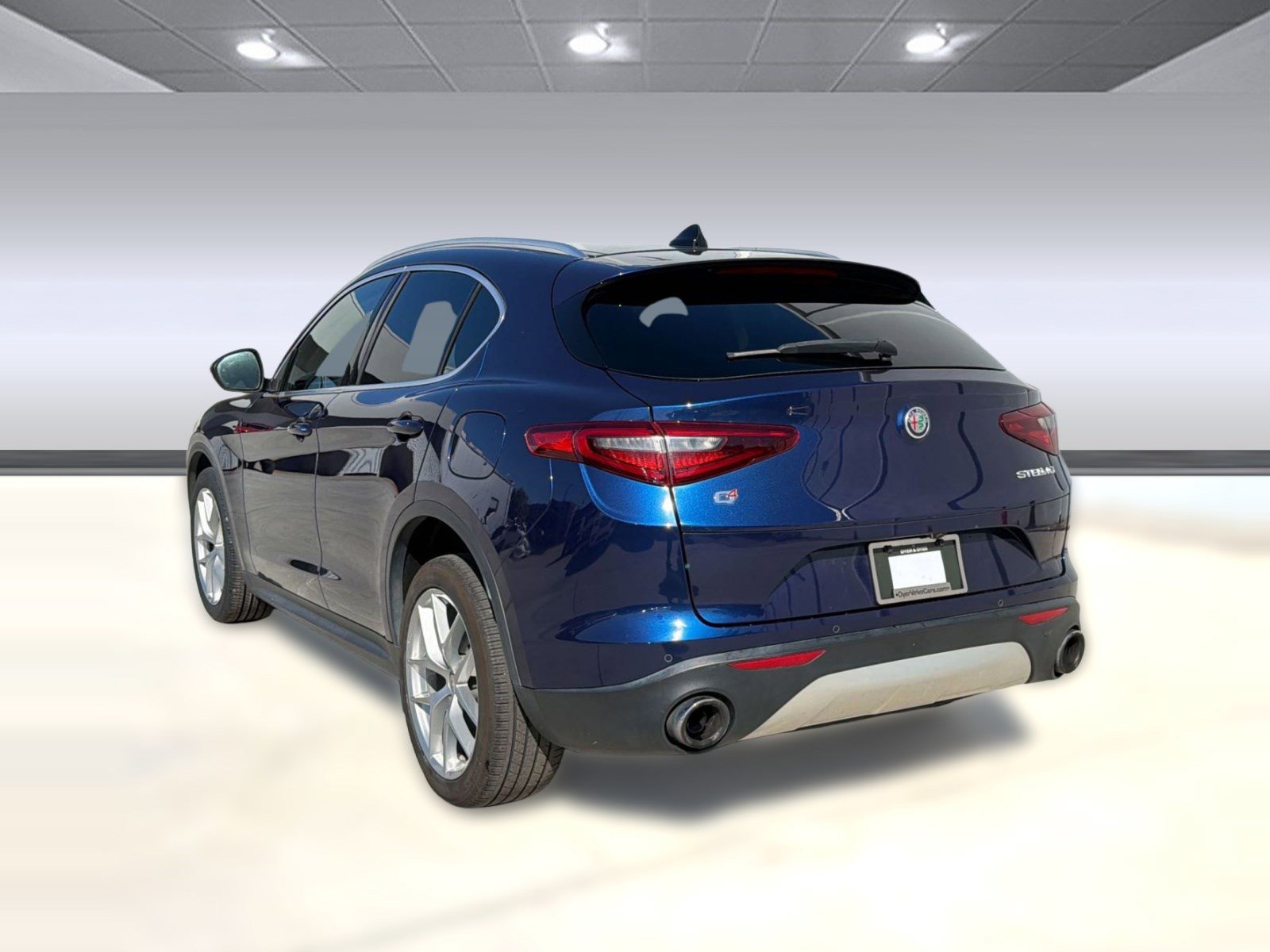Used 2018 Alfa Romeo Stelvio Ti image 3