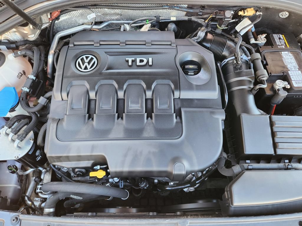 Used 2015 Volkswagen Passat TDI SE FWD image 24