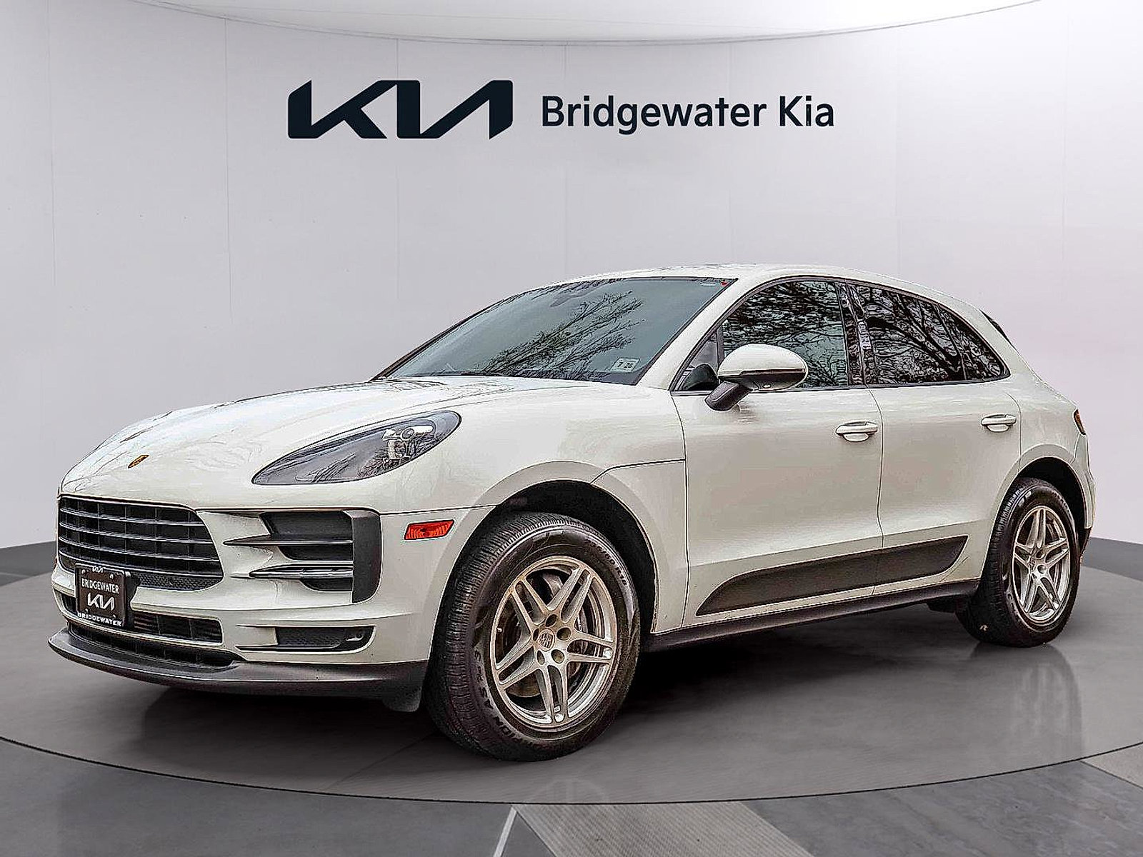Used 2021 Porsche Macan image 3