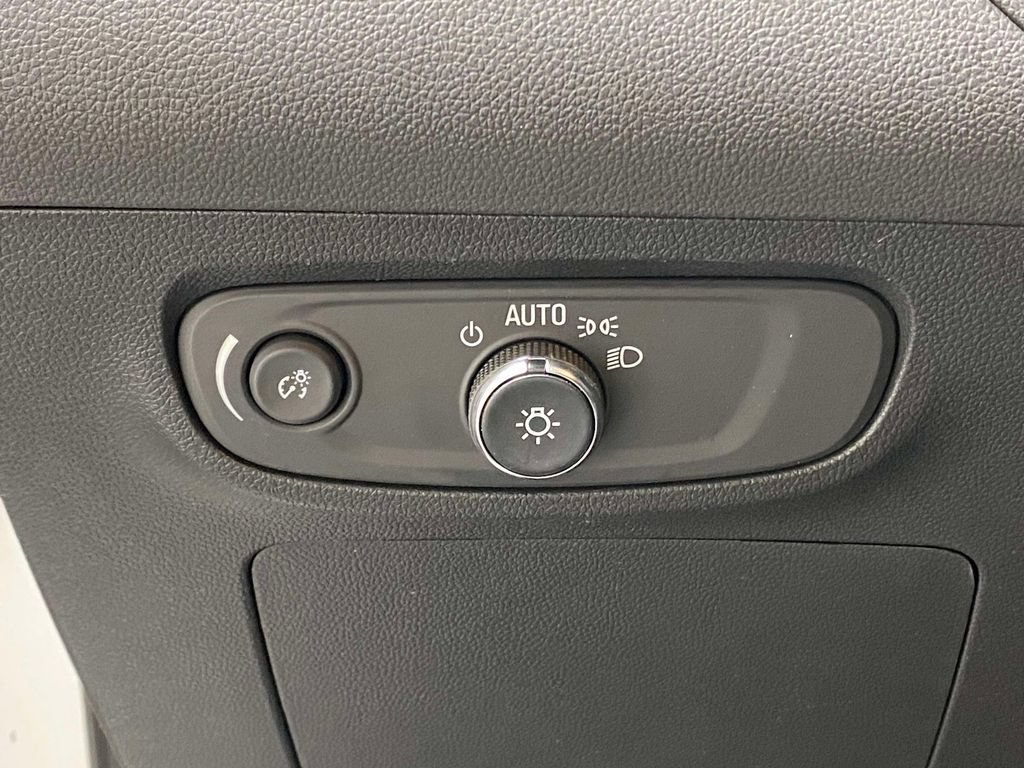 Used 2024 Buick Encore GX Preferred FWD image 19