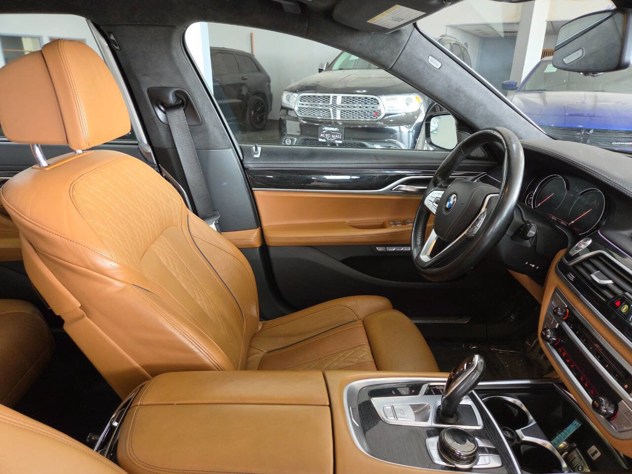 Used 2016 BMW 750i xDrive image 28