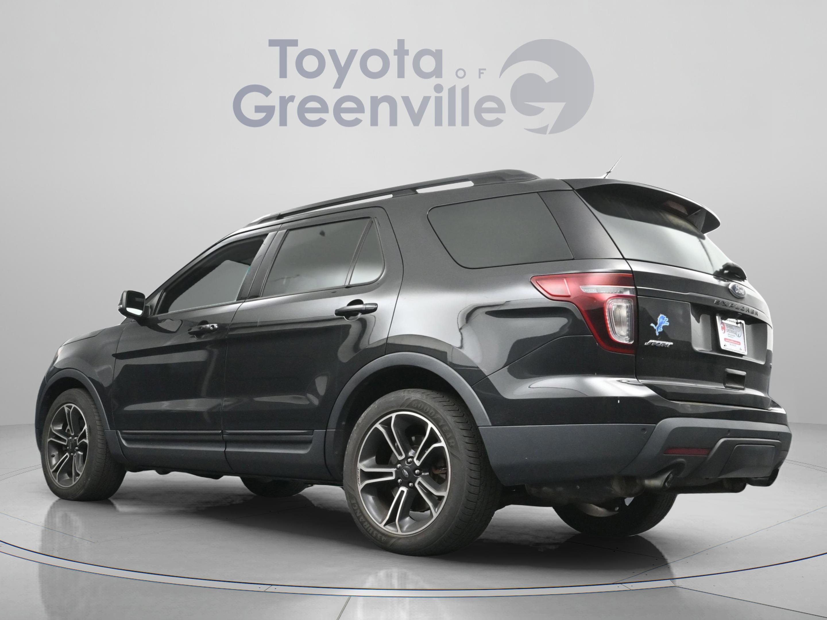 Used 2015 Ford Explorer Sport w/ Equipment Group 401A AWD/4WD image 9
