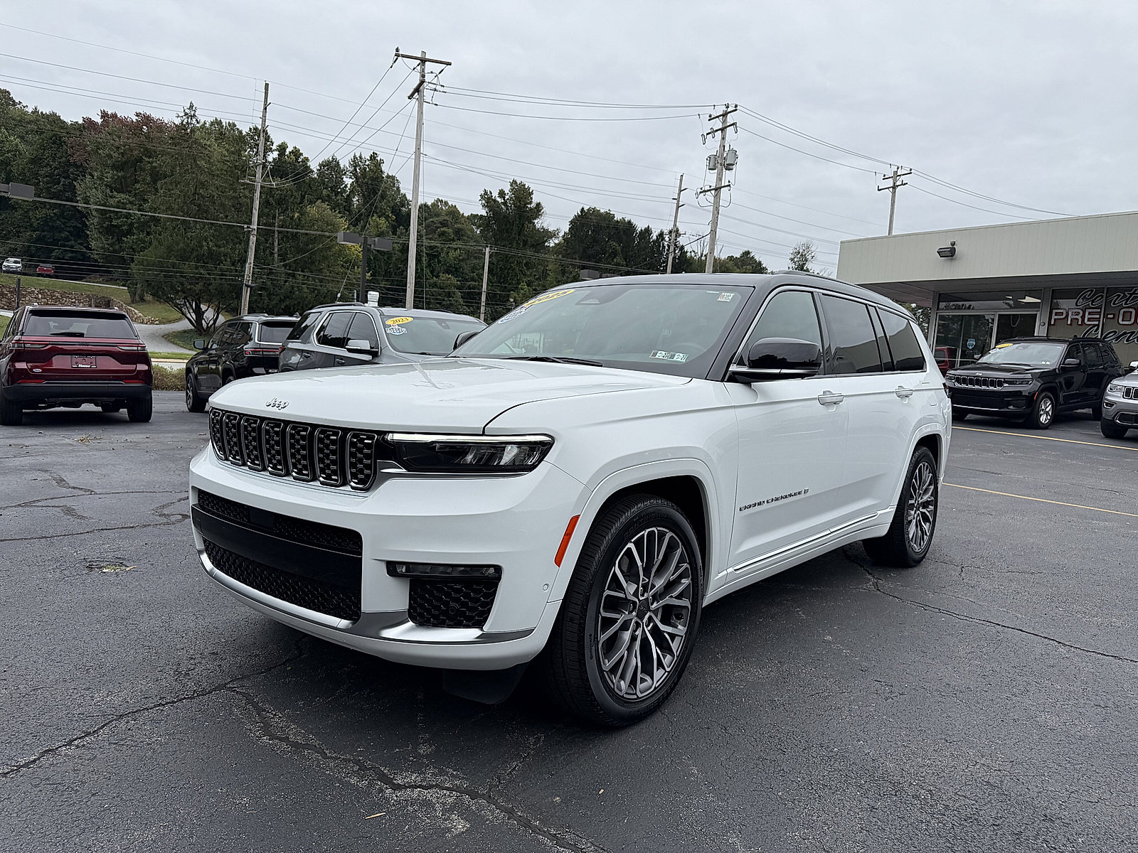 Certified 2025 Jeep Grand Cherokee L Summit AWD/4WD image 3