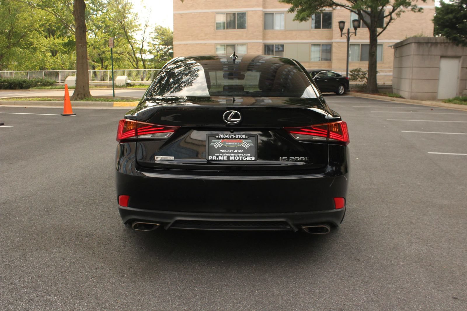 Used 2017 Lexus IS 200t F Sport w/ F Sport Package RWD image 8