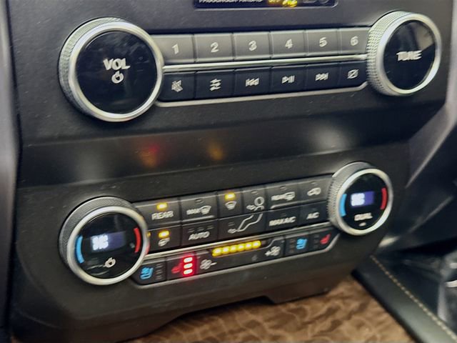 Used 2019 Ford Expedition Platinum image 18